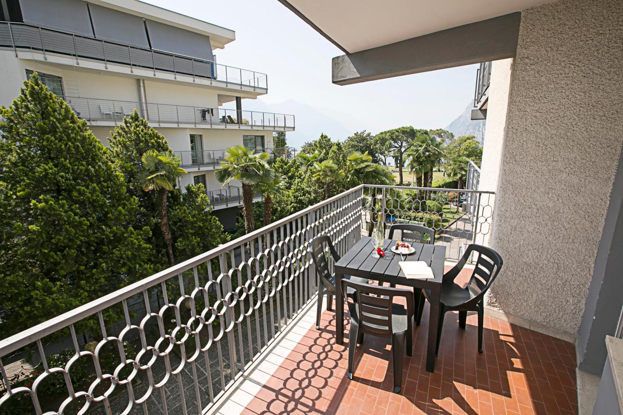 Riva Lago E Spiaggia Apartment 2 - Happy Rentals Экстерьер фото