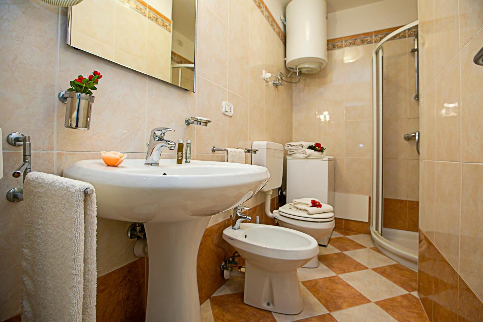 Riva Lago E Spiaggia Apartment 2 - Happy Rentals Экстерьер фото
