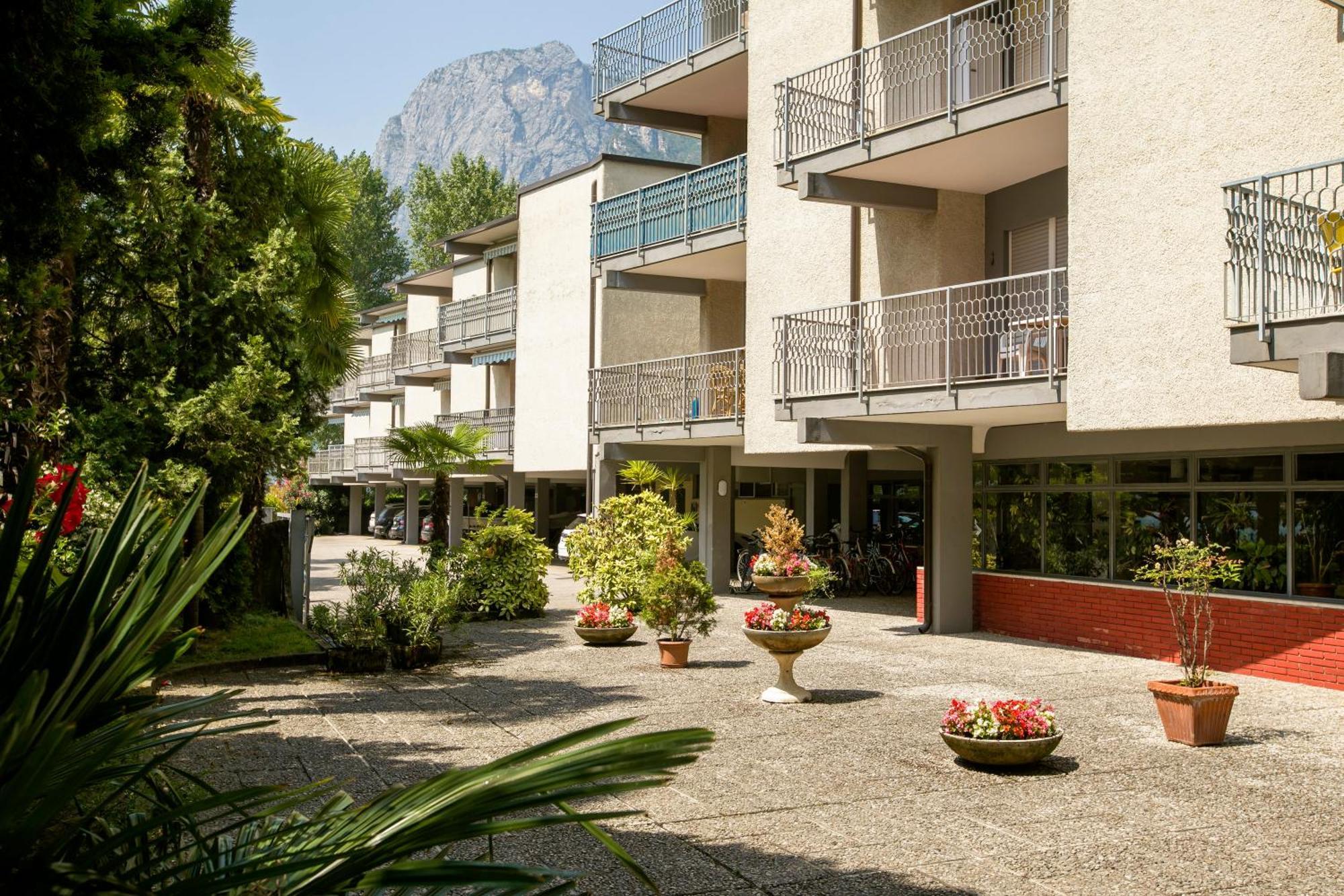 Riva Lago E Spiaggia Apartment 2 - Happy Rentals Экстерьер фото